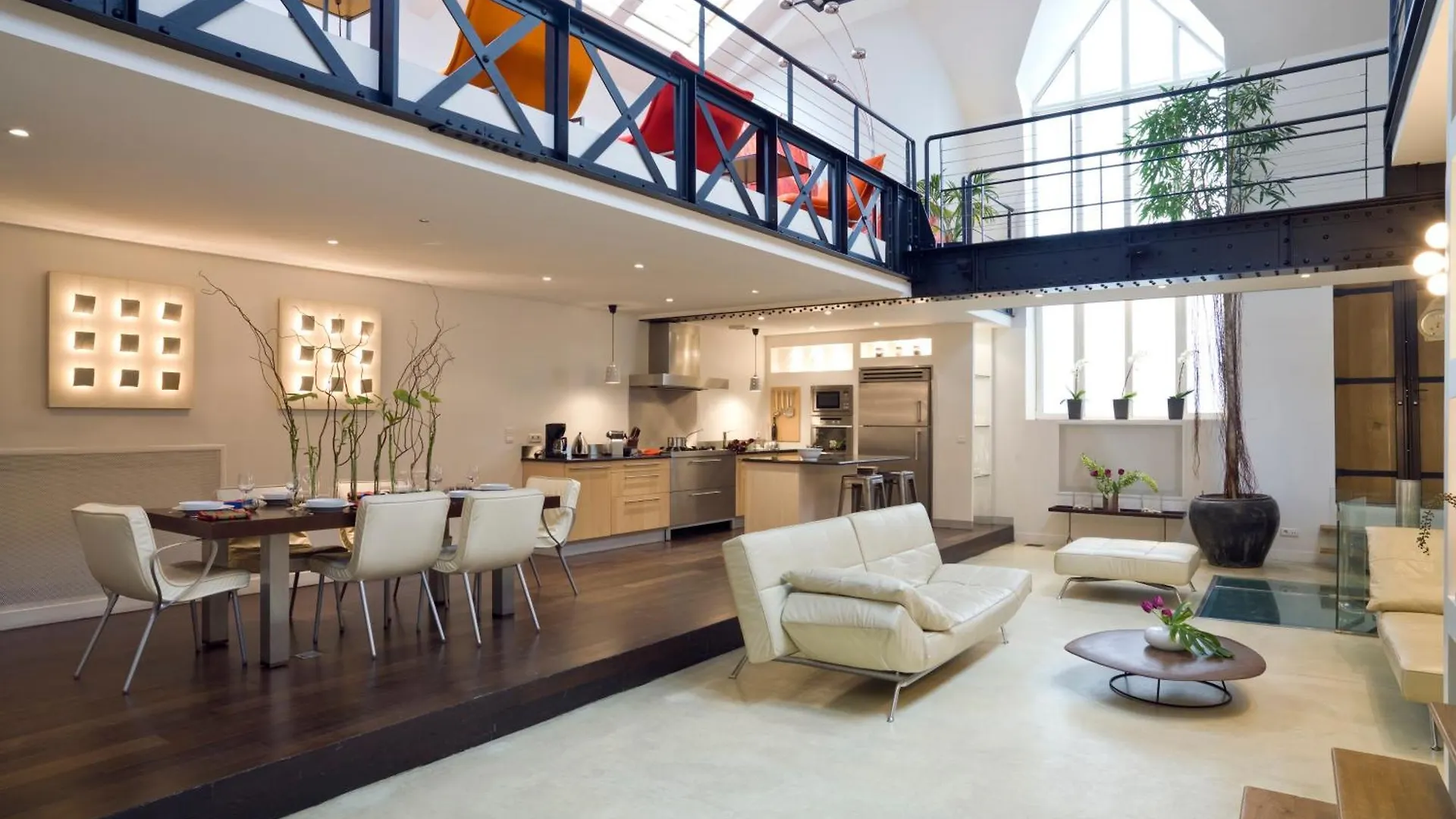 Luxury Two-Story Designer Loft In Paris Epicenter - Bright And Spacious